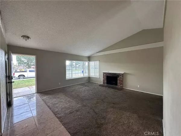 1678 W Etiwanda AVE, Rialto, CA 92376