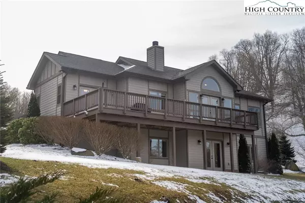 615 Orchard LN, Banner Elk, NC 28604