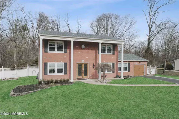 8 Eliot Road, Manalapan, NJ 07726