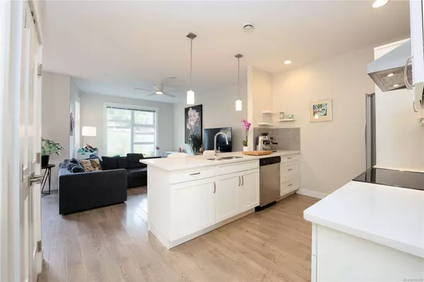 1800 Summerhill Pl #107, Nanaimo, BC V9S 0C7