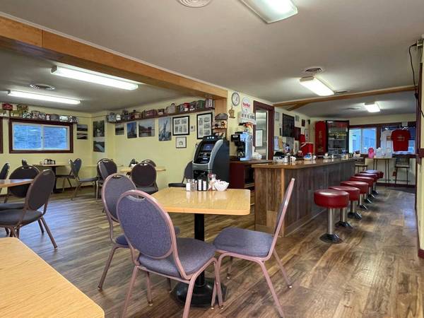 1343 WALL ST E, Eagle River, WI 54521