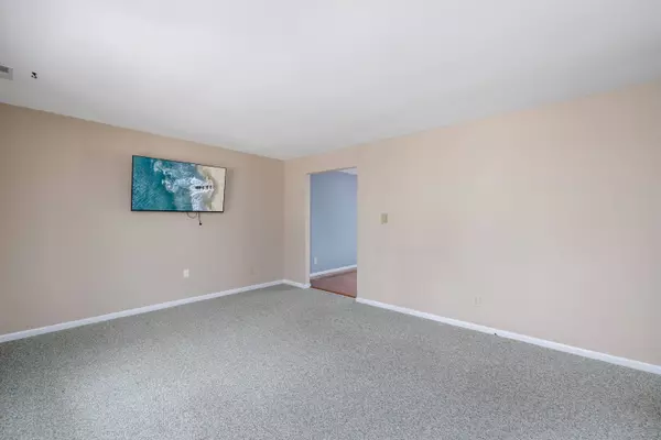 880 Honeysuckle Road, Erma, NJ 08204