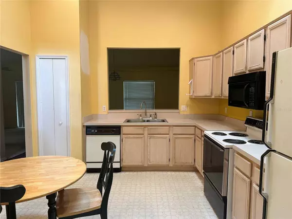 933 ISLANDER AVE, Orlando, FL 32825