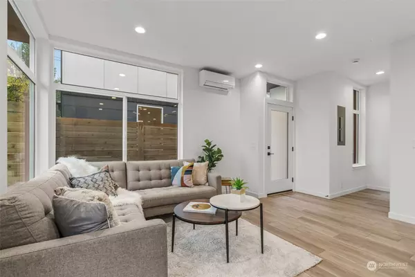 803 S Sullivan ST, Seattle, WA 98108