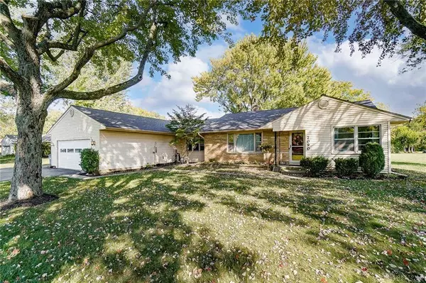 7090 Taywood Road, Englewood, OH 45322