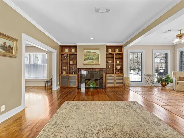 1836 Hillcrest Street, Fort Worth, TX 76107