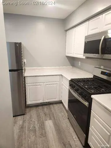 227 W STRATHMORE Avenue, Pontiac, MI 48340