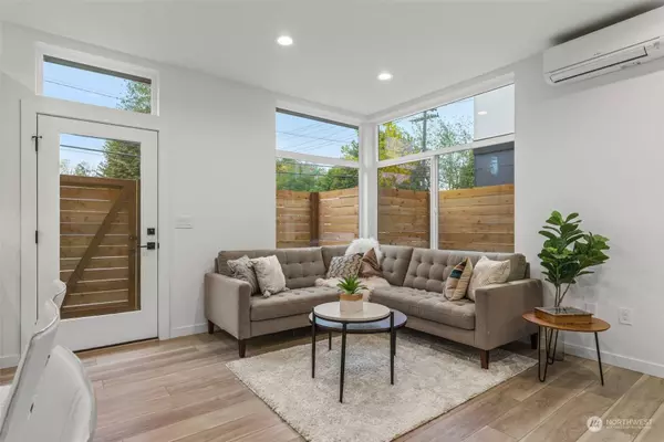 803 S Sullivan ST, Seattle, WA 98108