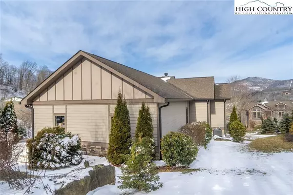 615 Orchard LN, Banner Elk, NC 28604