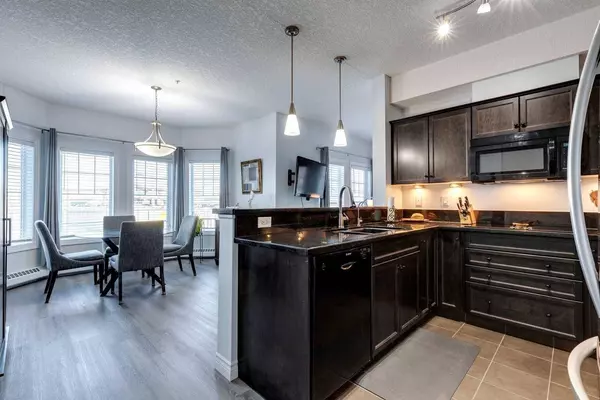 30 Royal Oak PLZ NW #144, Calgary, AB T3G 0C1