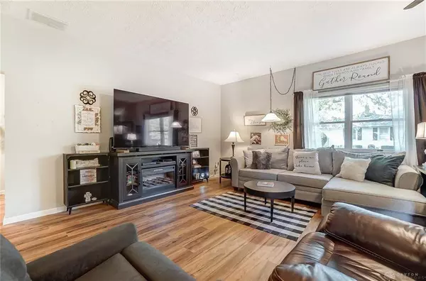 7090 Taywood Road, Englewood, OH 45322