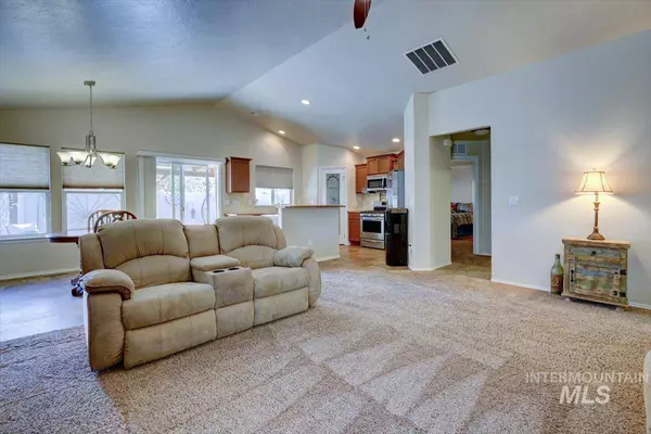 947 E Grand Haven St, Nampa, ID 83686