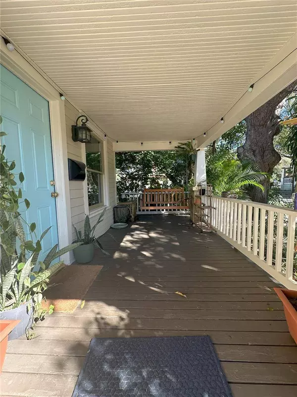 521 KIRKWOOD TER N, St Petersburg, FL 33701