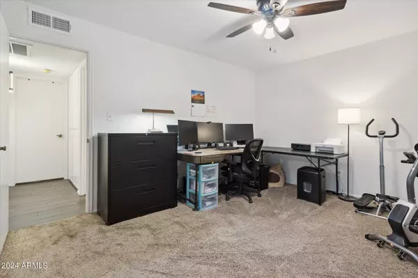 2426 W EUGIE Avenue, Phoenix, AZ 85029