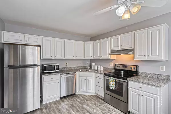 40 FAIRFAX VLG, Harrisburg, PA 17112