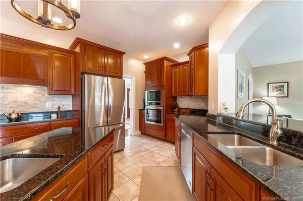 77 Old Brown Road, Union, CT 06076