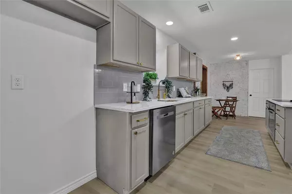 20729 Lodge RD, New Caney, TX 77357