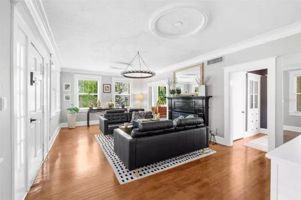 1245 26TH AVE N, St Petersburg, FL 33704