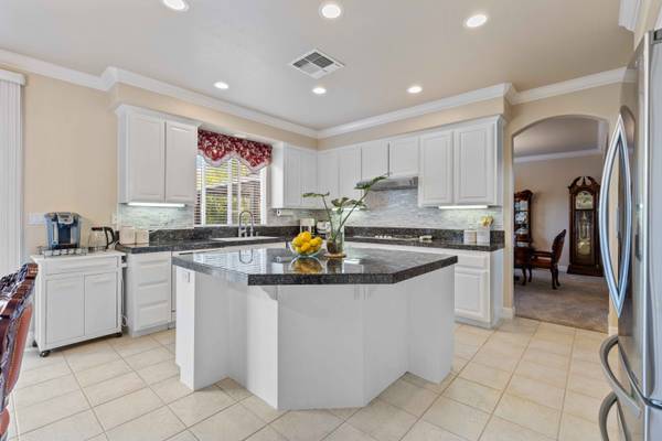 1680 Baroness Way, Roseville, CA 95747