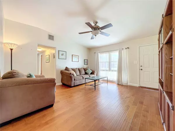 3713 NEEDLES DR, Orlando, FL 32810