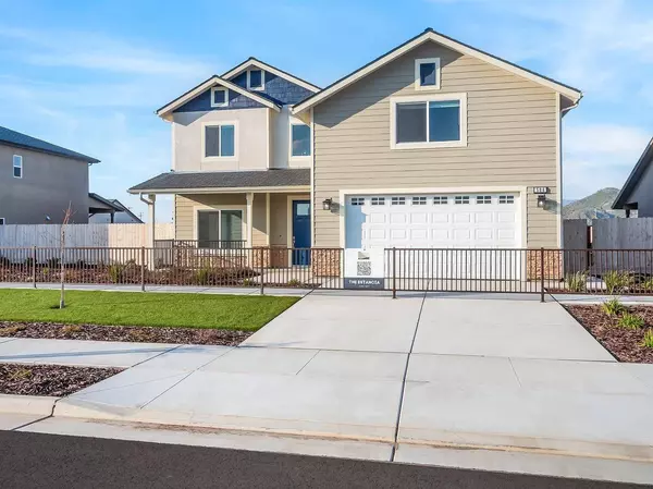 506 W Tule Avenue, Woodlake, CA 93286