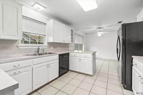 13716 DAMON DR, Baton Rouge, LA 70816