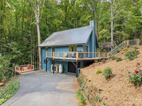 121 Creekside DR, Maggie Valley, NC 28751