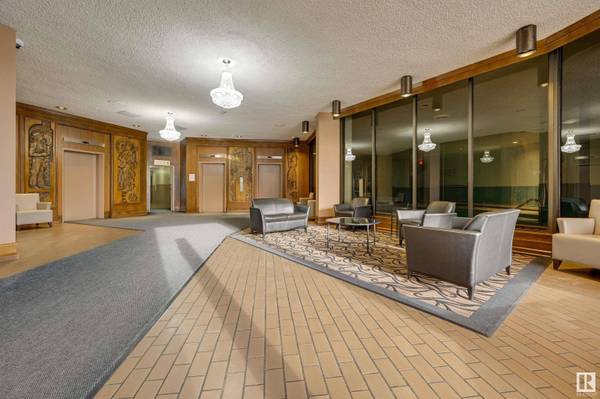 #612 13910 STONY PLAIN RD NW, Edmonton, AB T5N 3R2