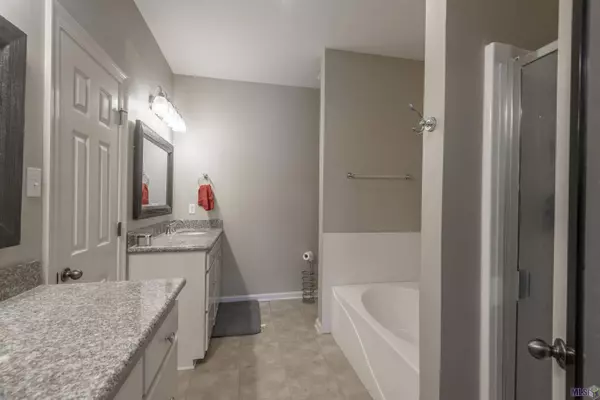 3905 NORTHSHORE AVE, Baton Rouge, LA 70820