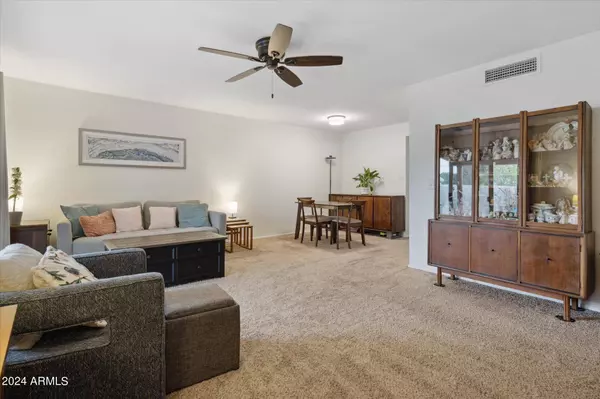 2426 W EUGIE Avenue, Phoenix, AZ 85029