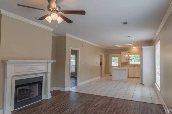 5668 DUCROS DR, Baton Rouge, LA 70820