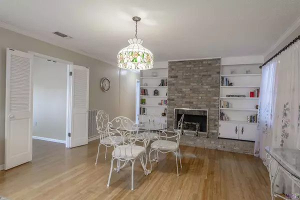 1863 N BELLROSE DR, Baton Rouge, LA 70815