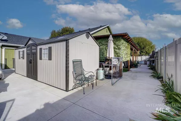 947 E Grand Haven St, Nampa, ID 83686