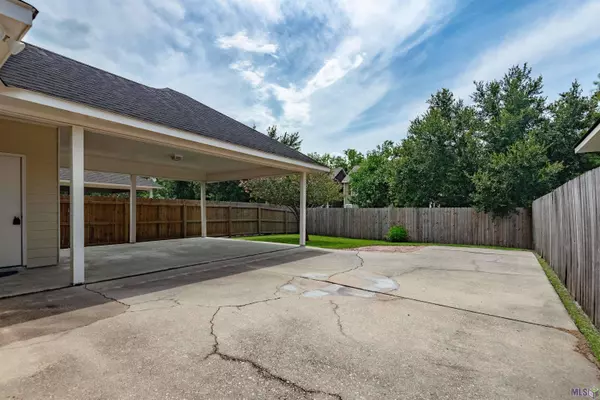 5668 DUCROS DR, Baton Rouge, LA 70820