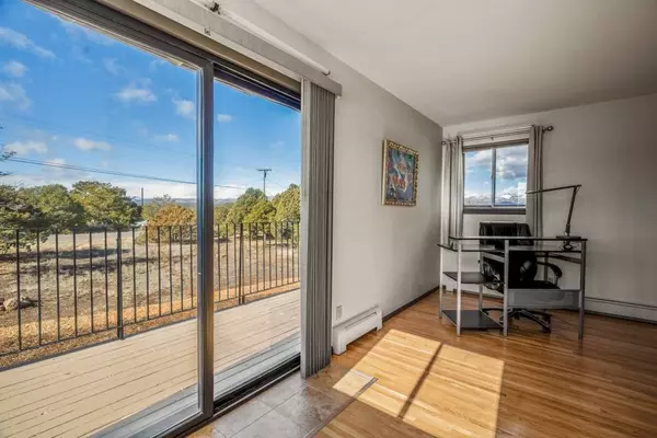 150 Monte Rey DR S, Los Alamos, NM 87547