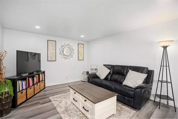285 S S. Sierra Madre Blvd #A, Pasadena, CA 91107
