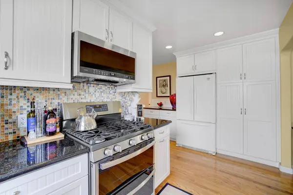 122 43rd ST, Sacramento, CA 95819