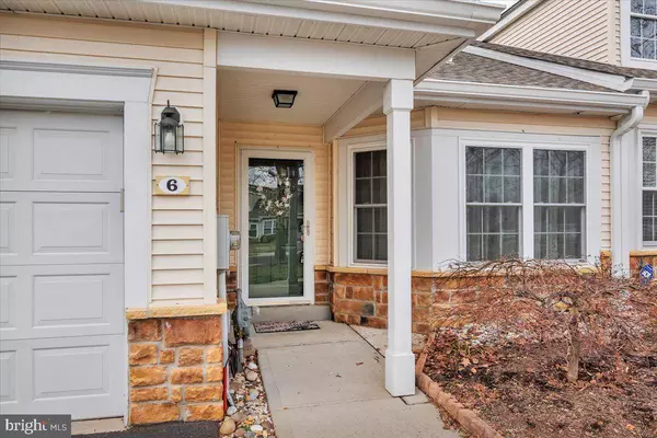 6 KINGSTON BLVD, Hamilton, NJ 08690