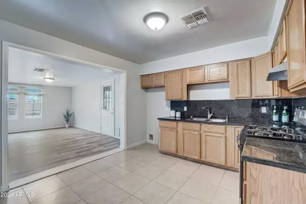 3007 W ECHO Lane, Phoenix, AZ 85051