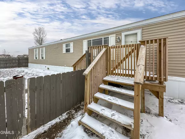 2207 35th TER W, Williston, ND 58801