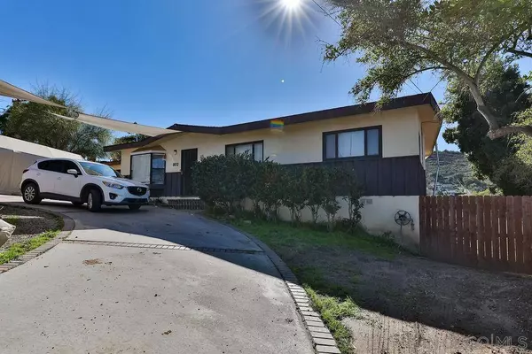 8612 Almond Rd, Lakeside, CA 92040