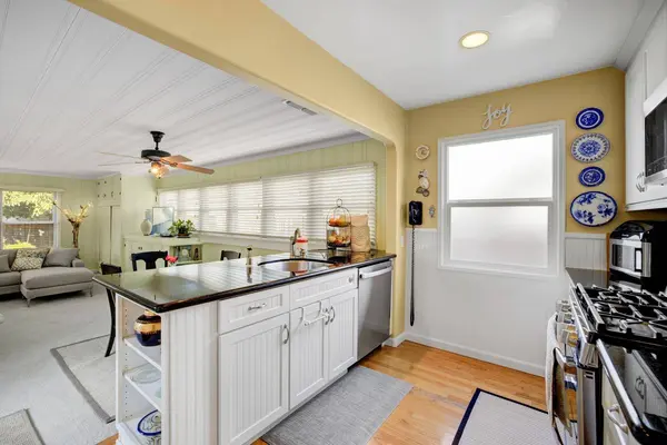 122 43rd ST, Sacramento, CA 95819