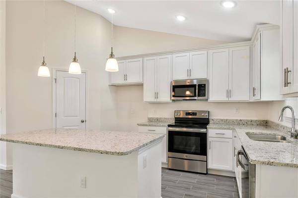 322 CARDIFF DR, Kissimmee, FL 34759