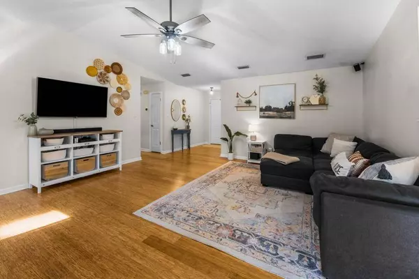 727 Violet Street, Tallahassee, FL 32308