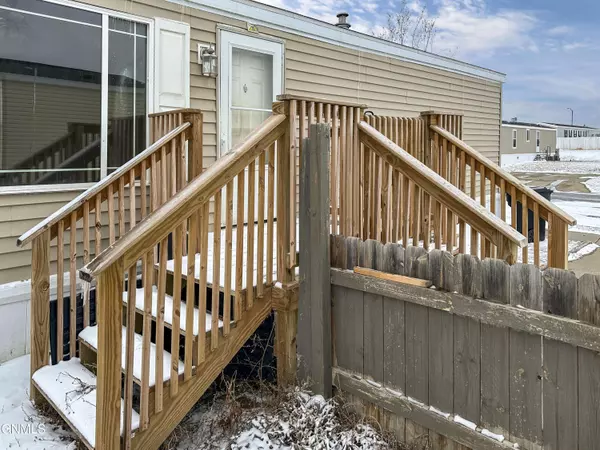 2207 35th TER W, Williston, ND 58801