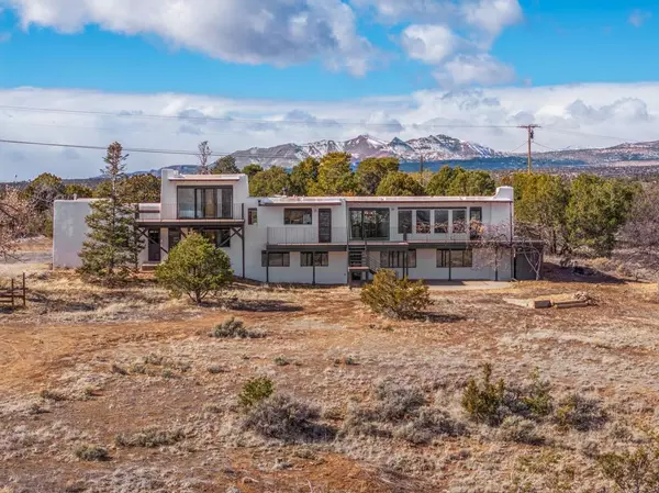 150 Monte Rey DR S, Los Alamos, NM 87547