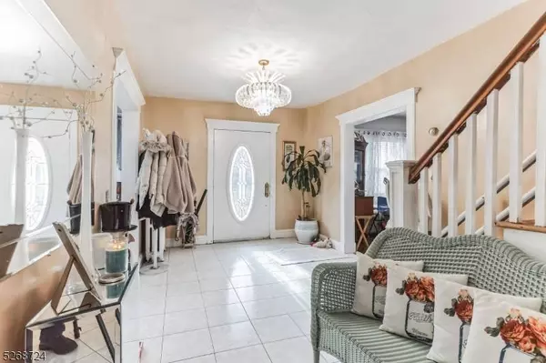 335 River Rd, Bogota Boro, NJ 07603