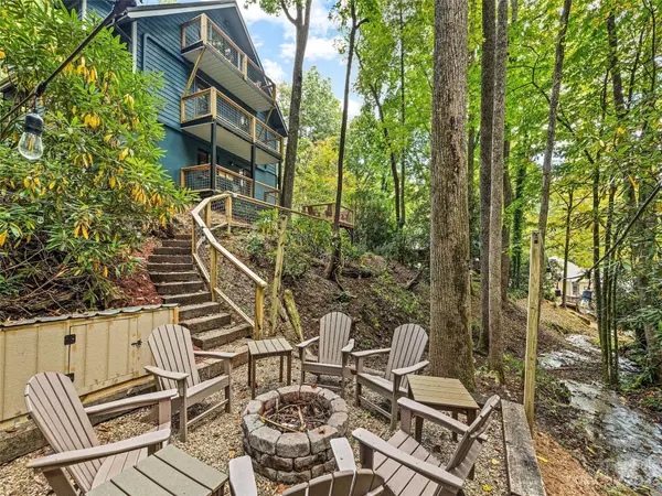 121 Creekside DR, Maggie Valley, NC 28751