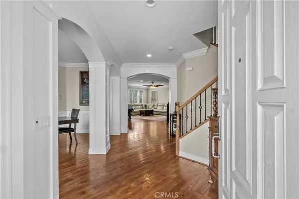 29127 Harmony WAY, Saugus, CA 91390