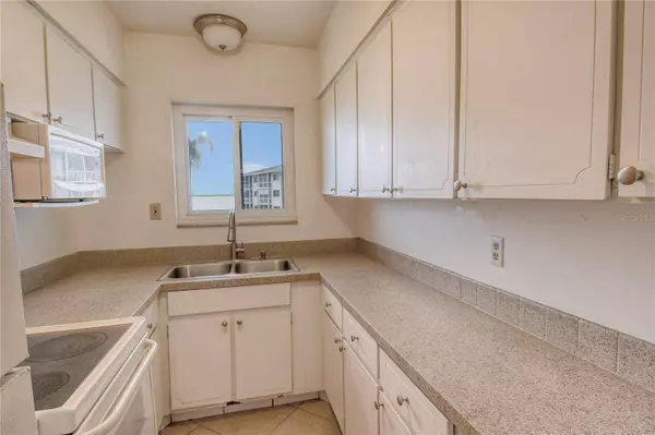 767 JOHN RINGLING BLVD #22DOVE, Sarasota, FL 34236